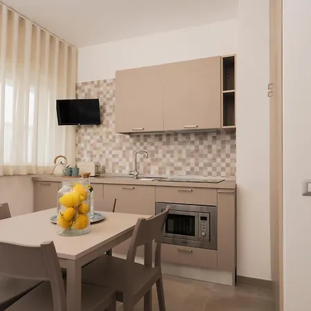 Aparthotel Zest House 3*