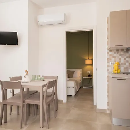 Aparthotel Zest House 3*